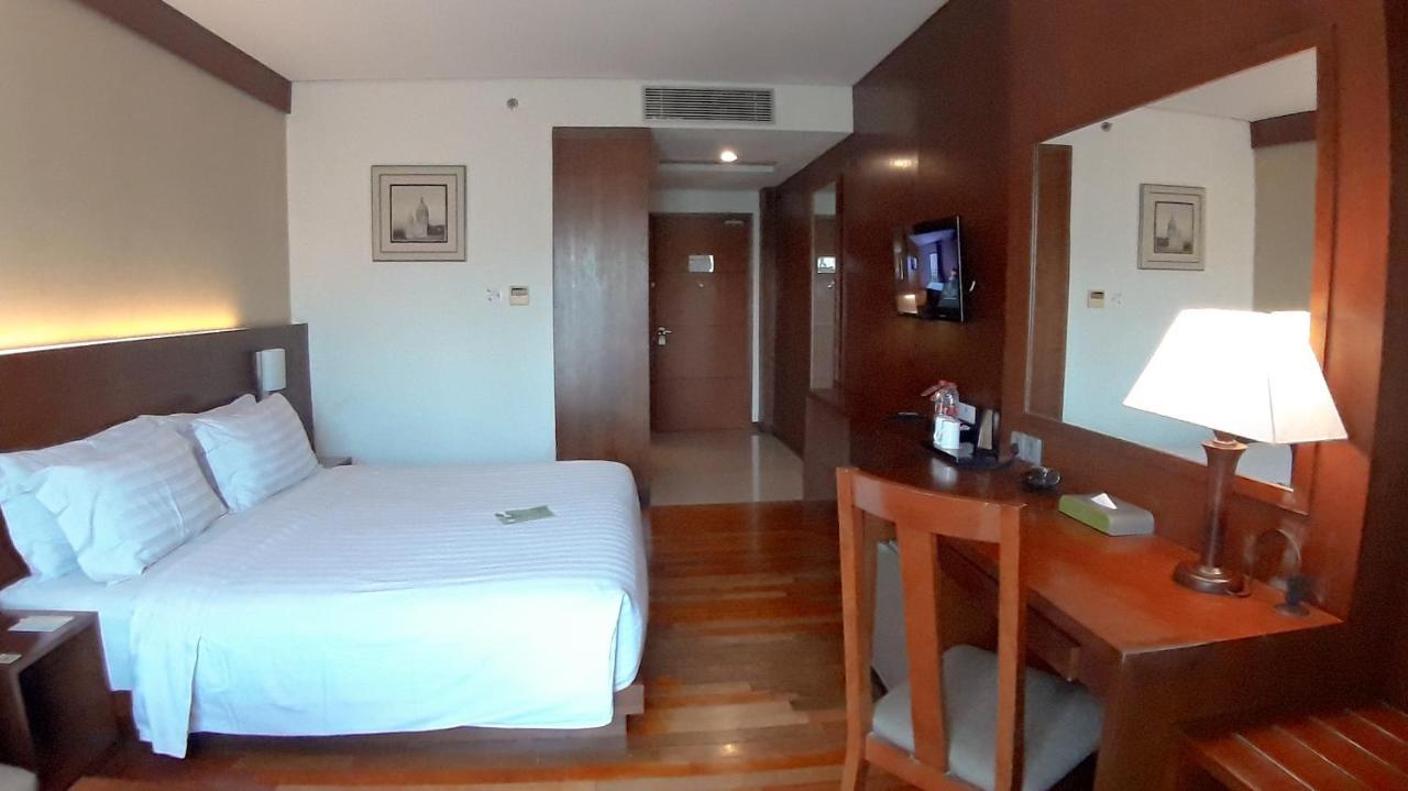 Oak Tree Emerald Hotel & Coventions Semarang Ngoại thất bức ảnh