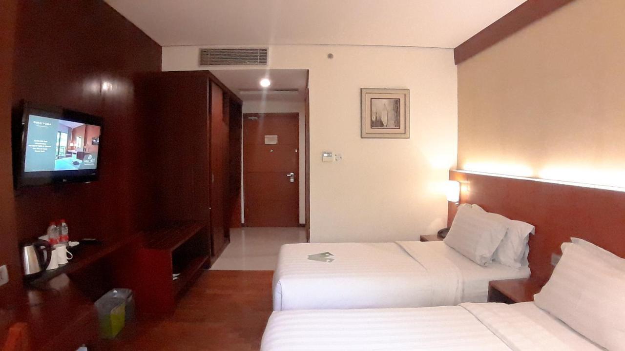 Oak Tree Emerald Hotel & Coventions Semarang Ngoại thất bức ảnh