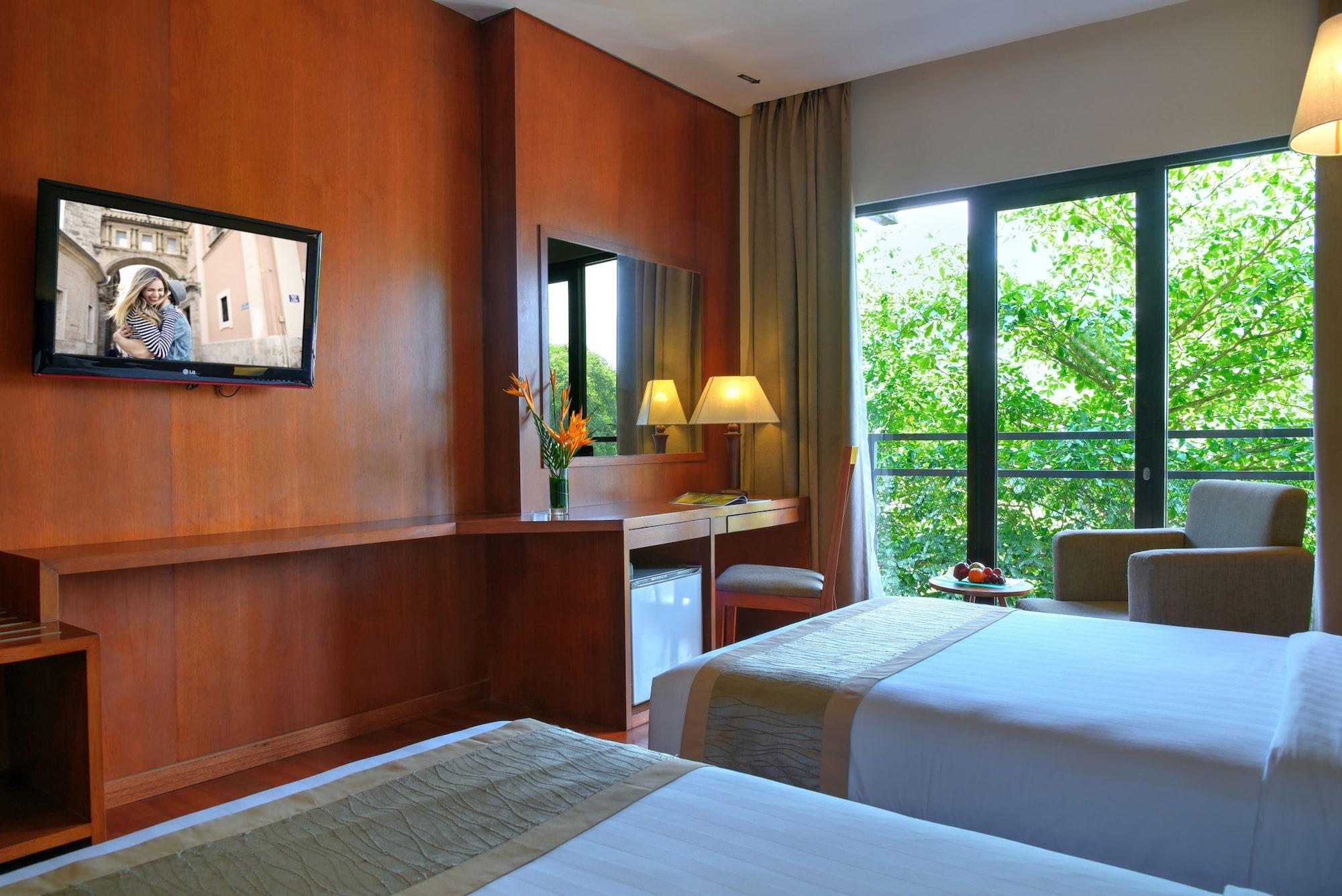 Oak Tree Emerald Hotel & Coventions Semarang Ngoại thất bức ảnh