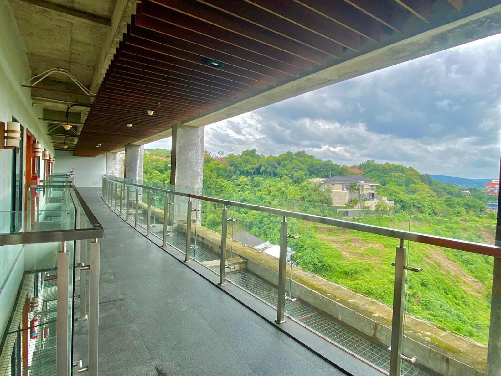 Oak Tree Emerald Hotel & Coventions Semarang Ngoại thất bức ảnh