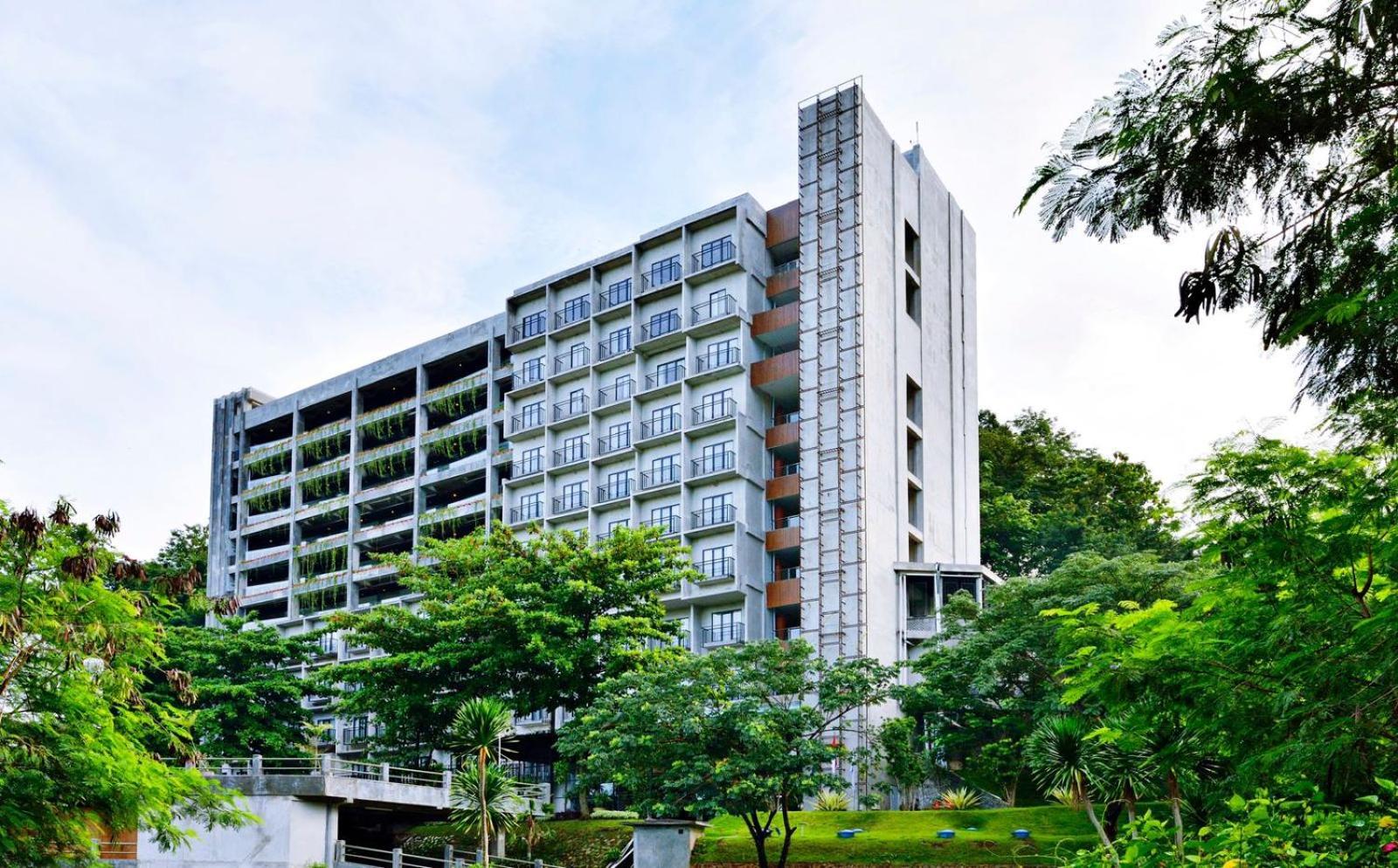 Oak Tree Emerald Hotel & Coventions Semarang Ngoại thất bức ảnh