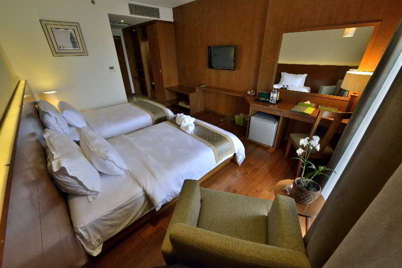 Oak Tree Emerald Hotel & Coventions Semarang Ngoại thất bức ảnh