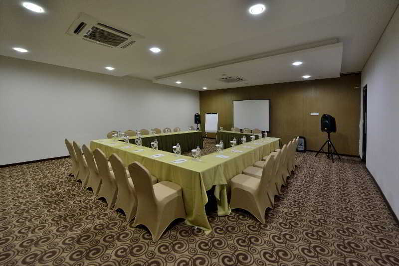 Oak Tree Emerald Hotel & Coventions Semarang Ngoại thất bức ảnh