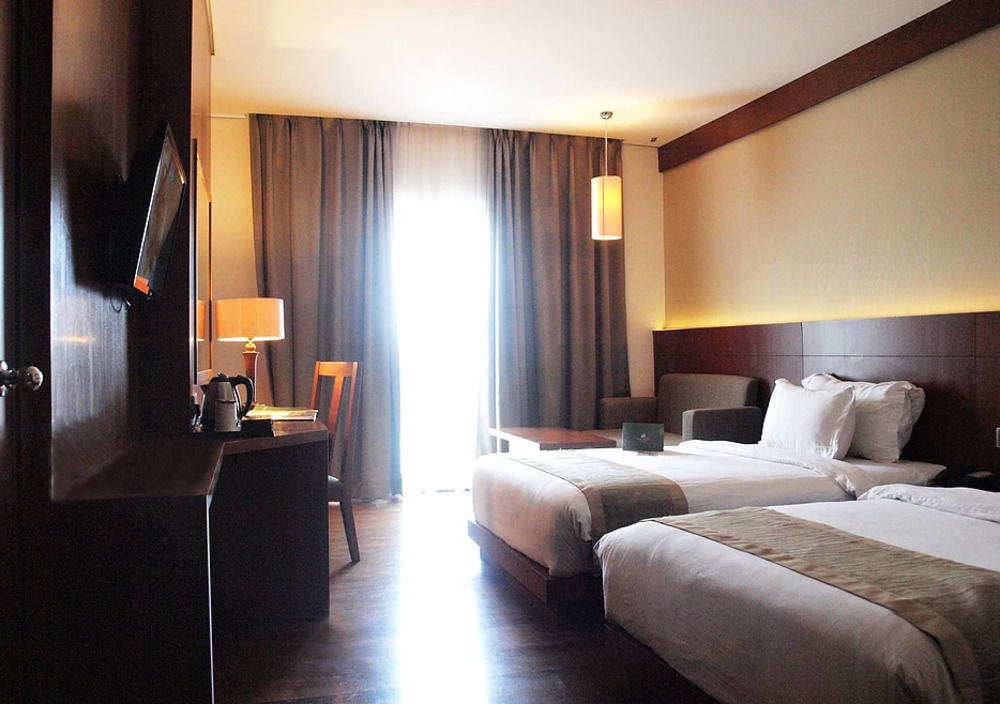 Oak Tree Emerald Hotel & Coventions Semarang Ngoại thất bức ảnh