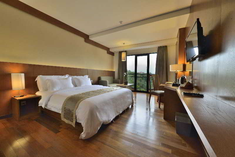 Oak Tree Emerald Hotel & Coventions Semarang Ngoại thất bức ảnh