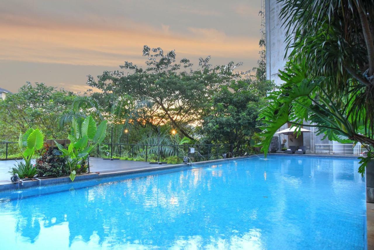 Oak Tree Emerald Hotel & Coventions Semarang Ngoại thất bức ảnh