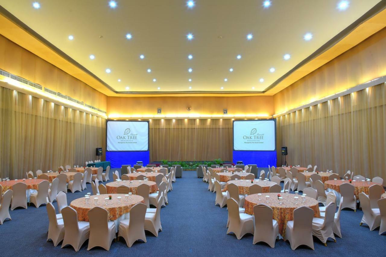 Oak Tree Emerald Hotel & Coventions Semarang Ngoại thất bức ảnh