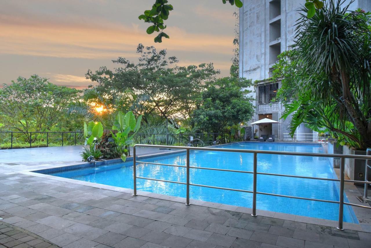 Oak Tree Emerald Hotel & Coventions Semarang Ngoại thất bức ảnh