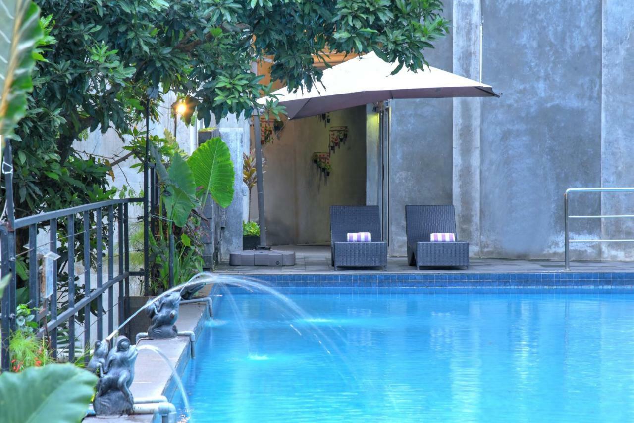 Oak Tree Emerald Hotel & Coventions Semarang Ngoại thất bức ảnh