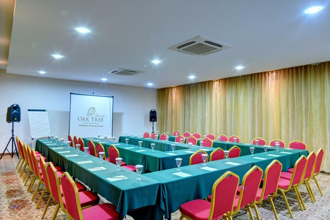 Oak Tree Emerald Hotel & Coventions Semarang Ngoại thất bức ảnh
